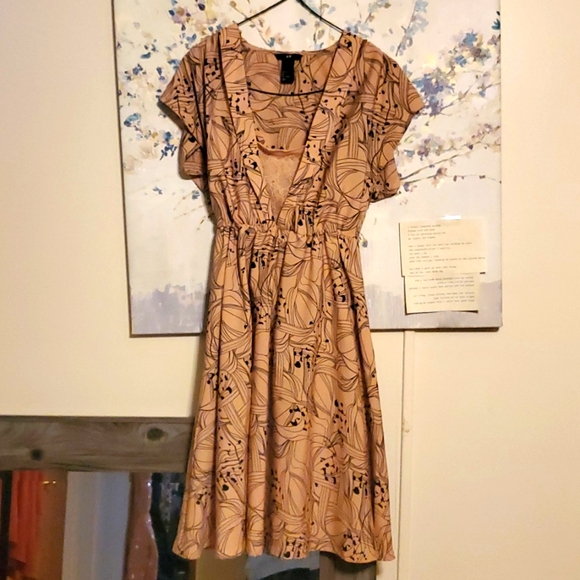 H&M Dresses & Skirts - H & M Printed Dress